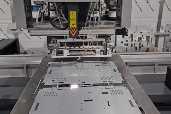 Eight-station C-type servo insertion center